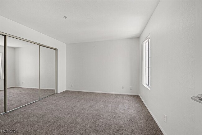 Building Photo - 2100 Jetty Rock Dr