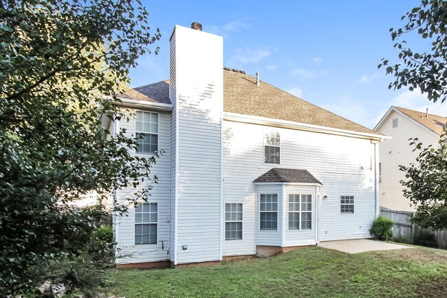 Building Photo - 550 Gardinia Dr