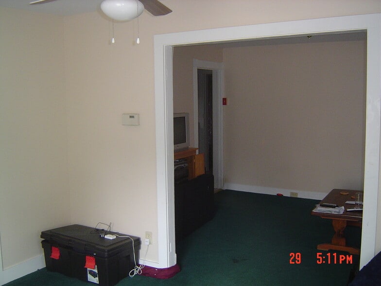 Building Photo - 172 S Branch St