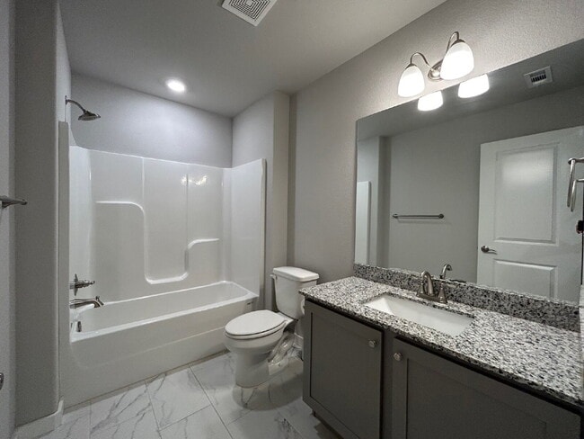 Building Photo - "Move in Special!! Half off first month's rent if signed by 11/30!  3-Bed Sanctuary in Farmington...