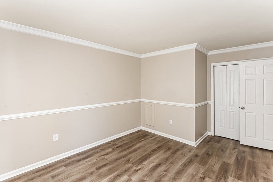 Building Photo - 7825 Elm Tree Ln