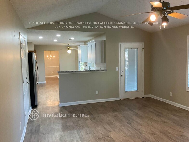 Building Photo - 6021 Woodcreek Dr