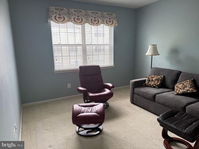 Building Photo - 2604 Chapel Lake Dr