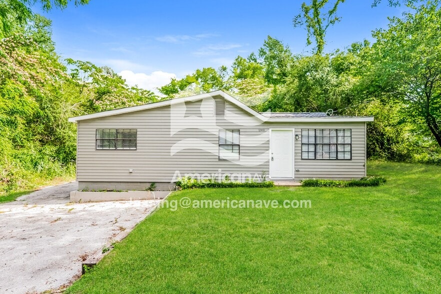 Primary Photo - 1240 4th Pl