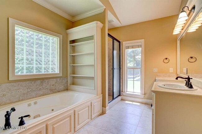 Building Photo - 143 Sonnett Cir