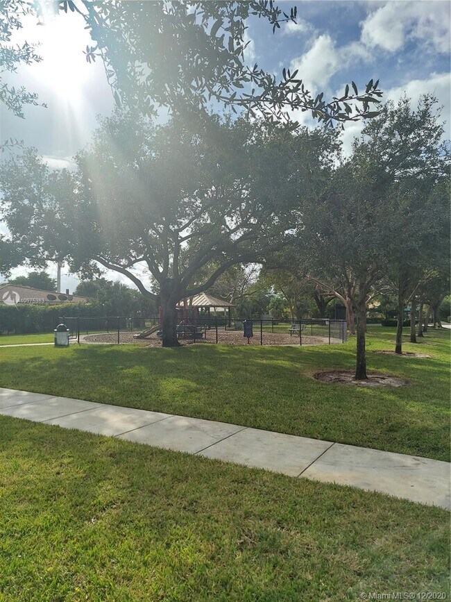 Building Photo - 7991 NW 44th Ct