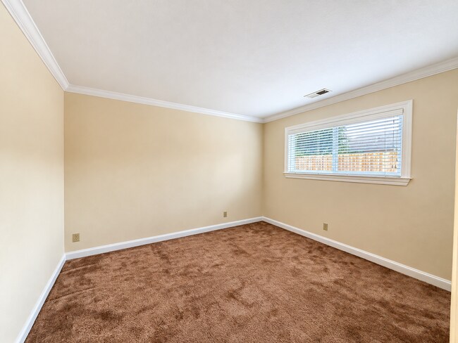 Building Photo - 40643 Encanto Way