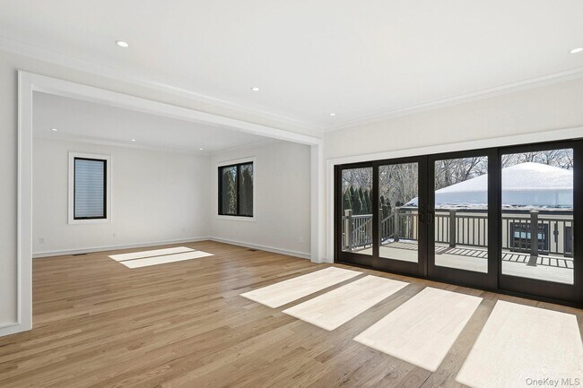 Building Photo - 31 Gedney Way