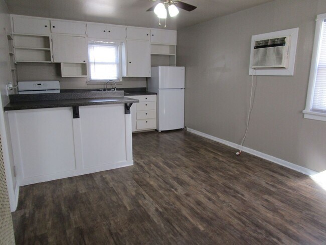 Building Photo - 310 East Tom Stafford