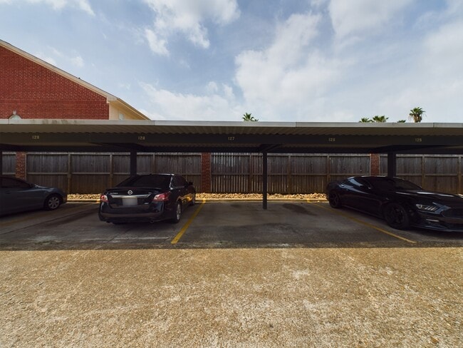 Building Photo - 2350 Bering Dr