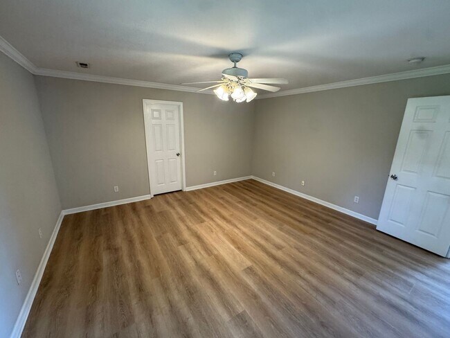 Building Photo - 5508 Fenway Ln