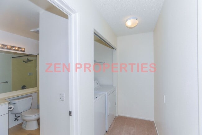 Building Photo - 2 Bedroom, 2 Bath, 2 Car Garage for rent a...