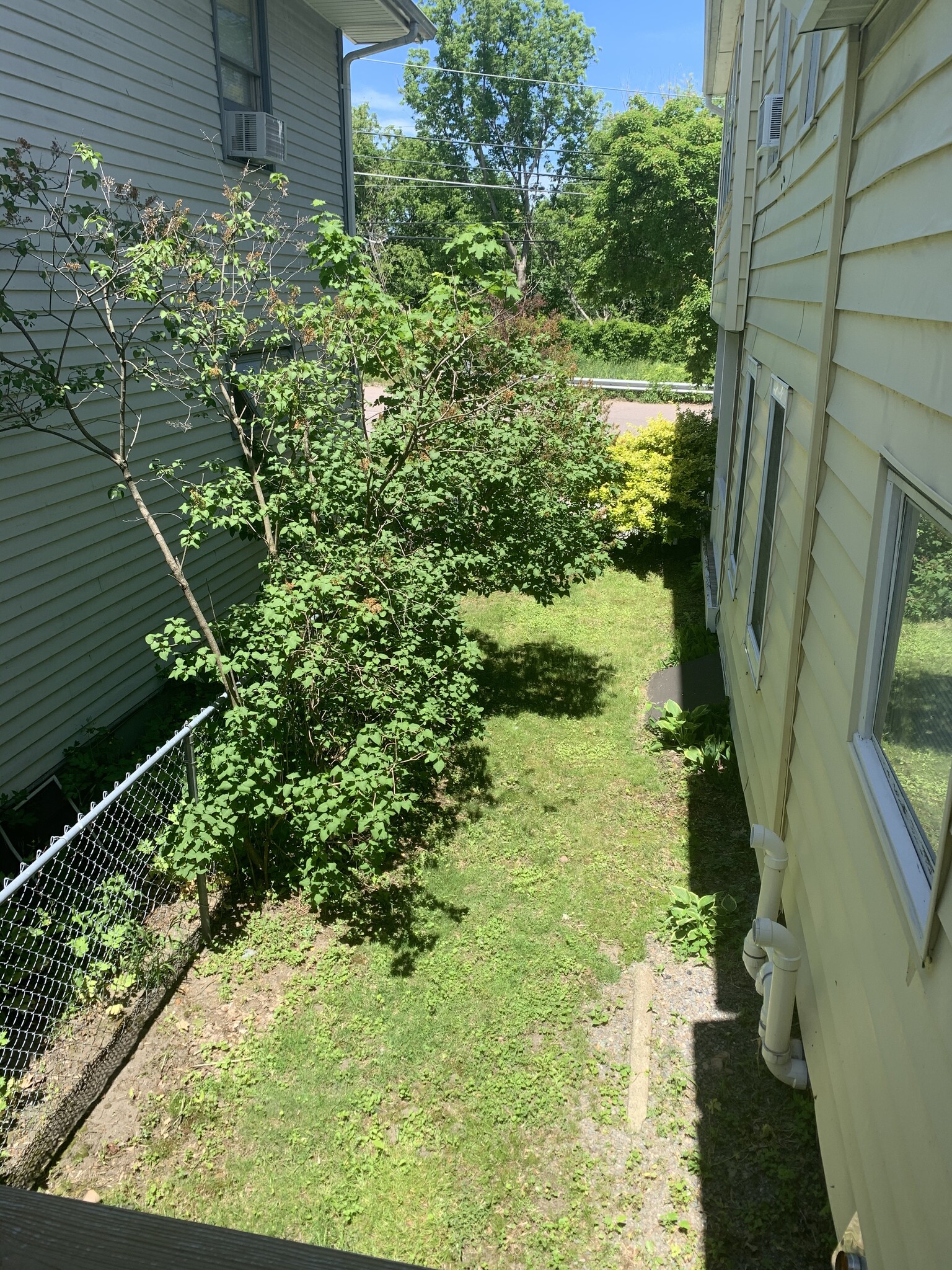 Building Photo - 127 Manhattan Dr