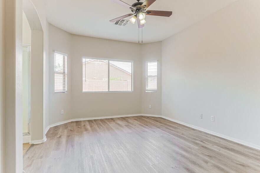 Building Photo - 2903 E Pinto Valley Rd