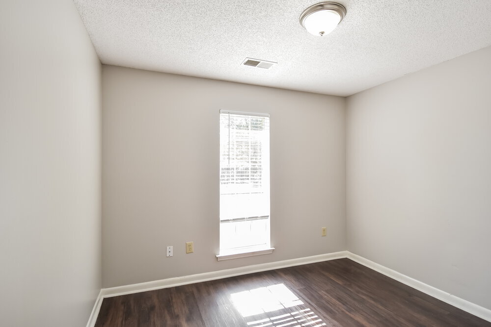 Building Photo - 7110 Redfern Dr