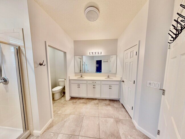 Building Photo - 1405 Mulligan Dr