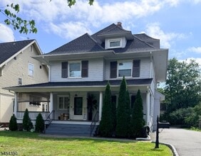 Building Photo - 262 Claremont Ave