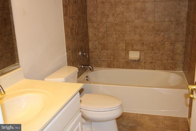 Building Photo - 41833 Bristow Manor Dr