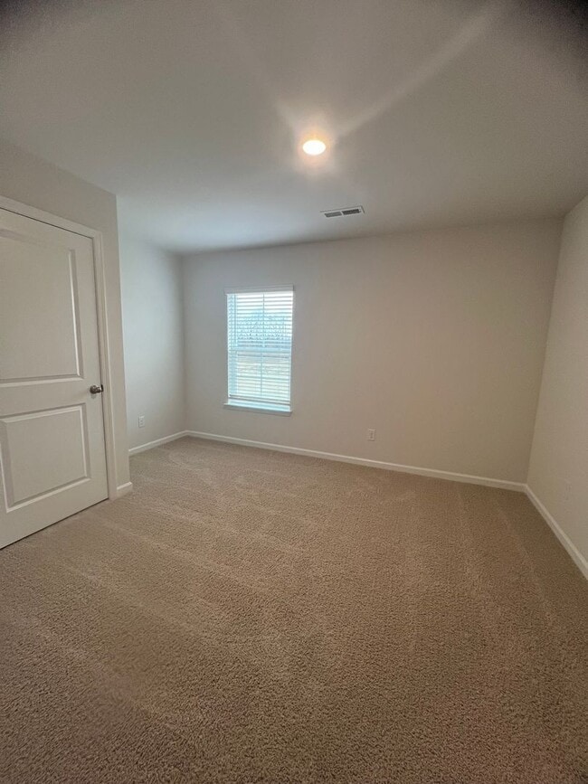 Building Photo - NEW CONTRUCTION!  Available for Immediate Move in!