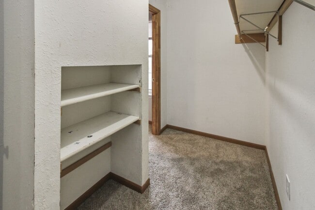 Building Photo - 108-110 Elk Dr