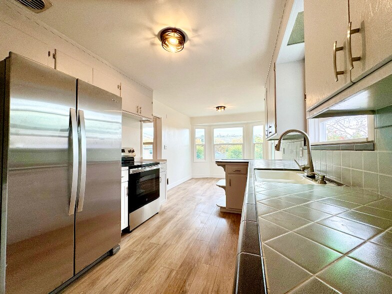 Building Photo - 153 Edgemont Ave