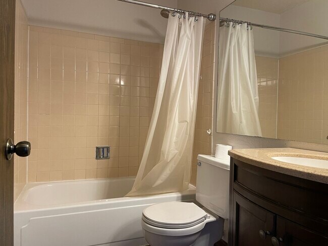 Building Photo - 1448 Merrimac Ln S