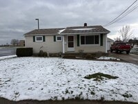 Building Photo - 1115 Lake St