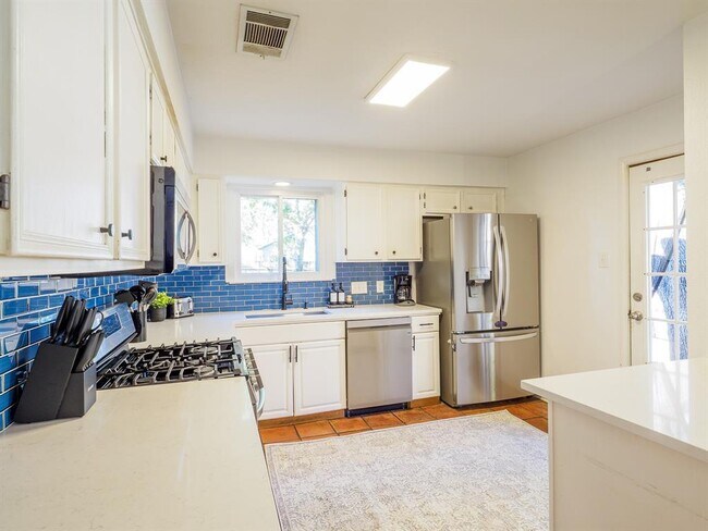 Building Photo - 12802 Carrera Dr