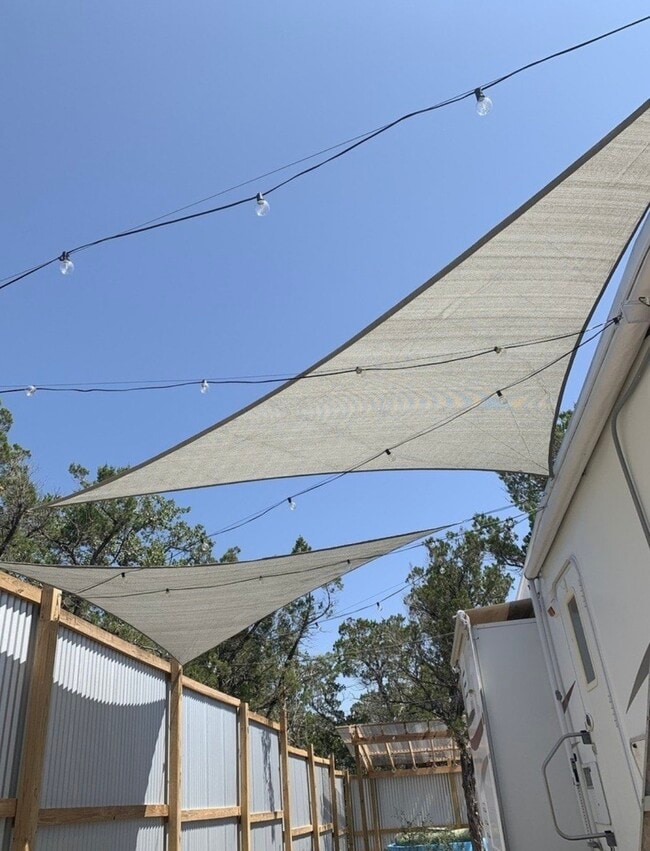 Building Photo - 755 Elmhurst Dr