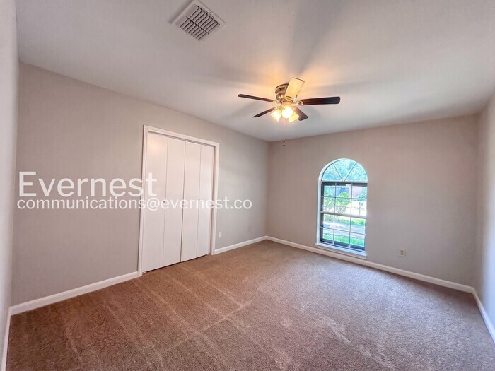 Building Photo - 4919 Lingonberry St