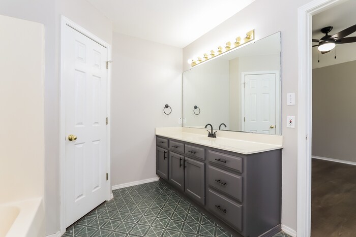 Building Photo - 2106 Cherry Creek Cir