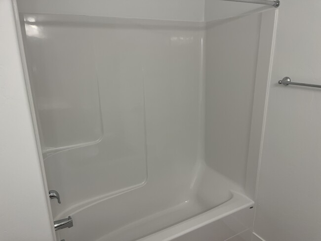 Building Photo - 1385 N 3830 W