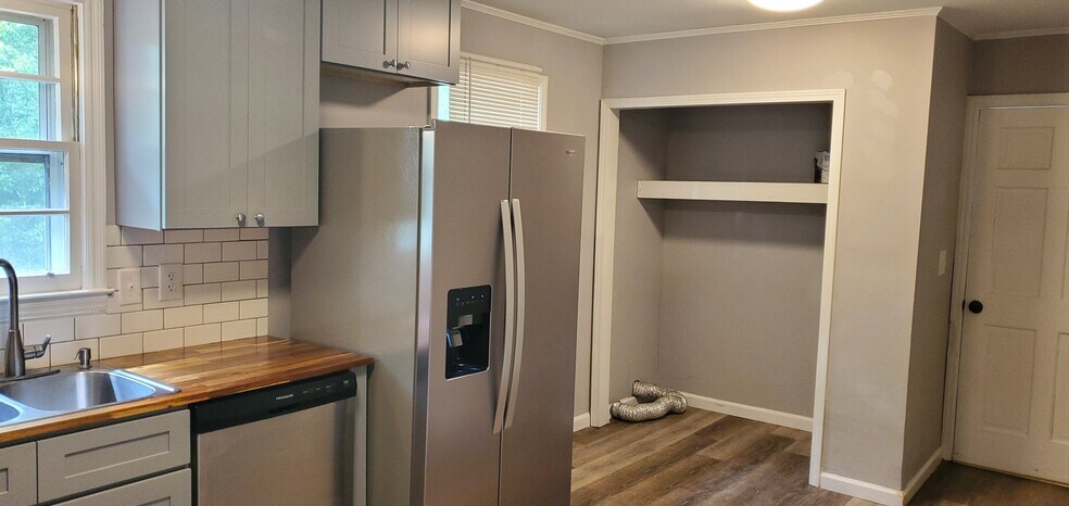 Building Photo - 116 W Decatur St