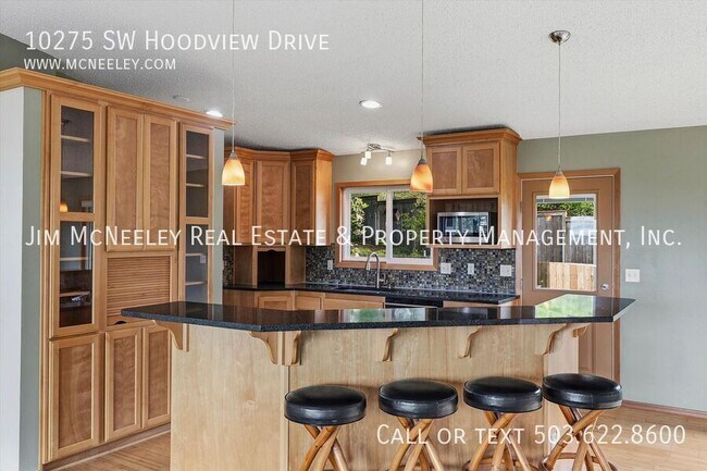 Building Photo - 10275 SW Hoodview Dr