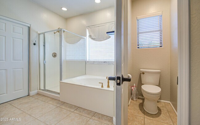 Building Photo - 4564 S Maverick Ct