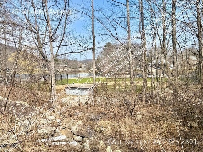 Building Photo - 129 Mearns Ave