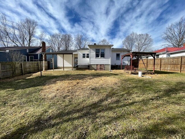 Building Photo - Cute Rental House in Shelbyville