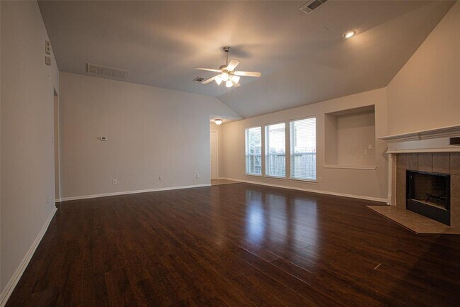 Building Photo - 811 Levi Bend