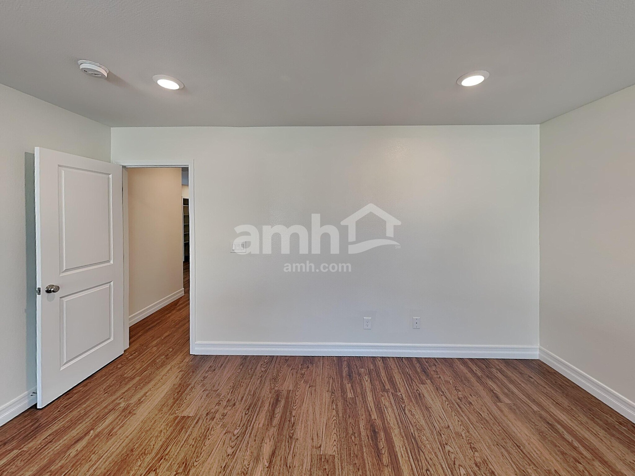 Building Photo - 6138 W Haleh Ave