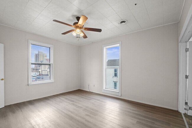 Building Photo - 131 W 13th St