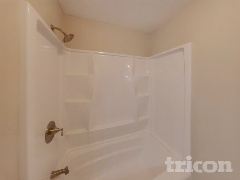 Building Photo - 4737 Cedar Lake Dr SE