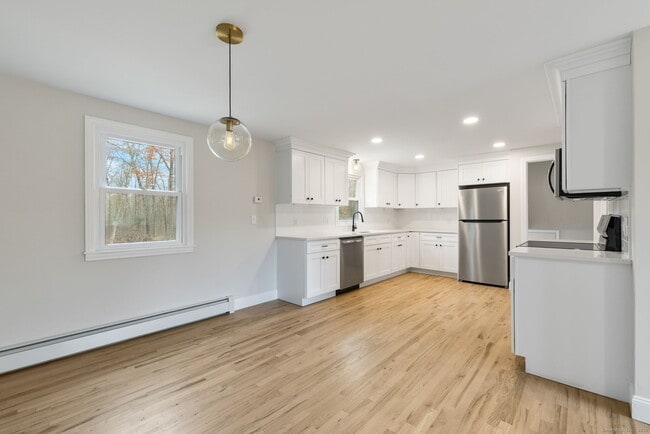 Building Photo - 410 S Stone St