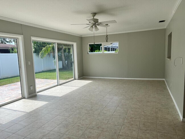 Building Photo - 4220 49th Ave S