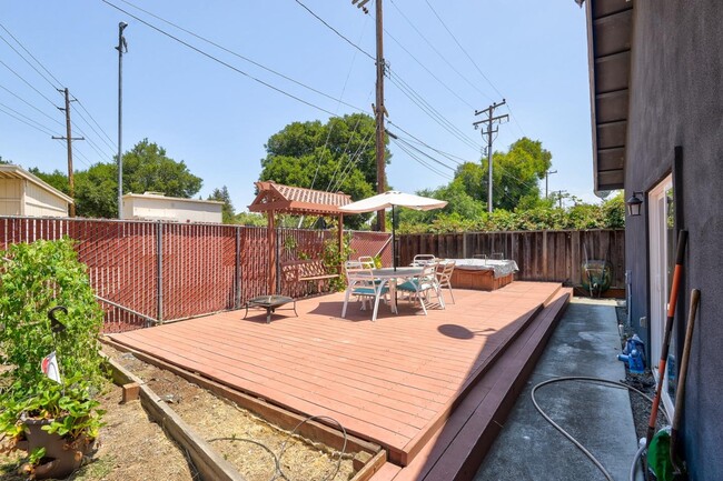 Building Photo - 3097 Forbes Ave