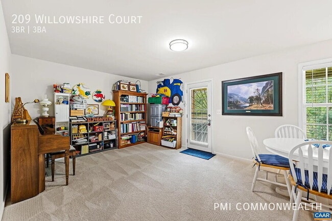 Building Photo - 209 Willowshire Ct