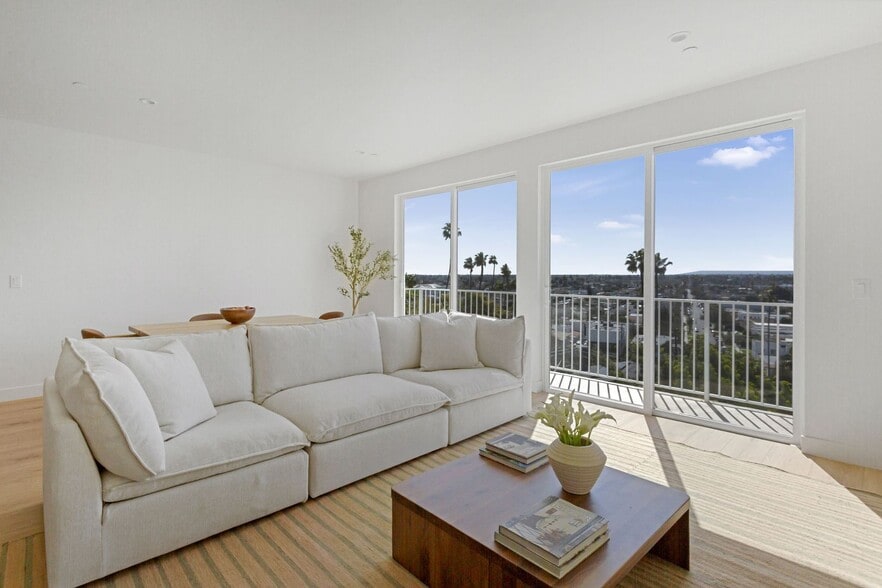Interior Photo - 3844 W 27th St