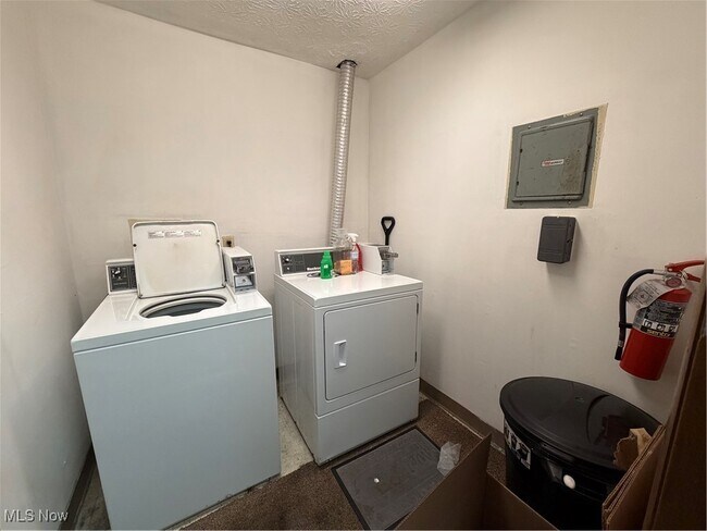 Building Photo - 4107 Orchard Dale Dr NW