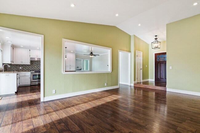 Building Photo - Great single story home in Benicia With All Utilities Included