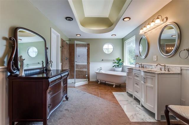 Building Photo - 2704 Orchid Dr