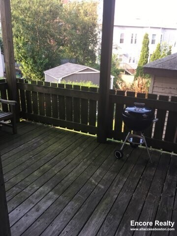 Building Photo - 4 Adella Pl